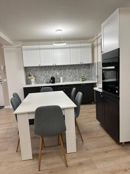 Ultracentral Luxury Apartament Timişoara Buitenkant foto
